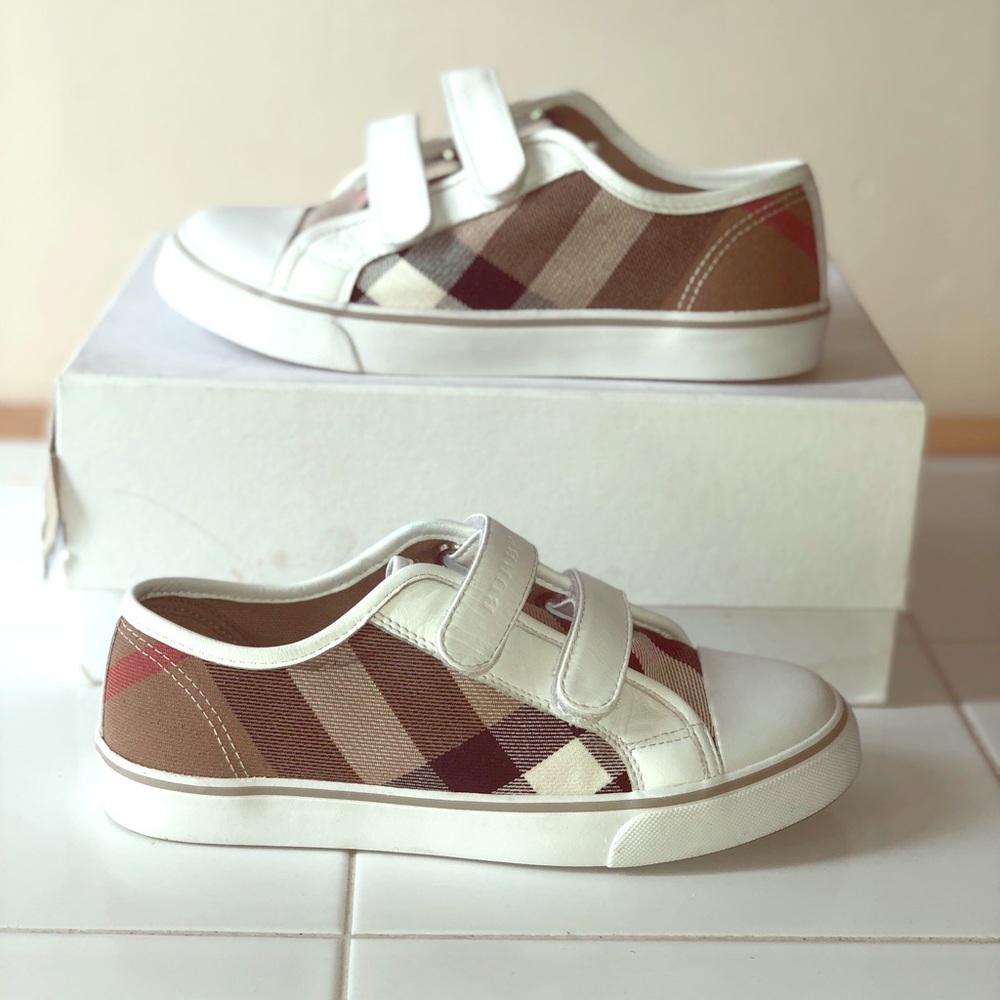 SOLD eBay ✨Burberry House Check Sneakers